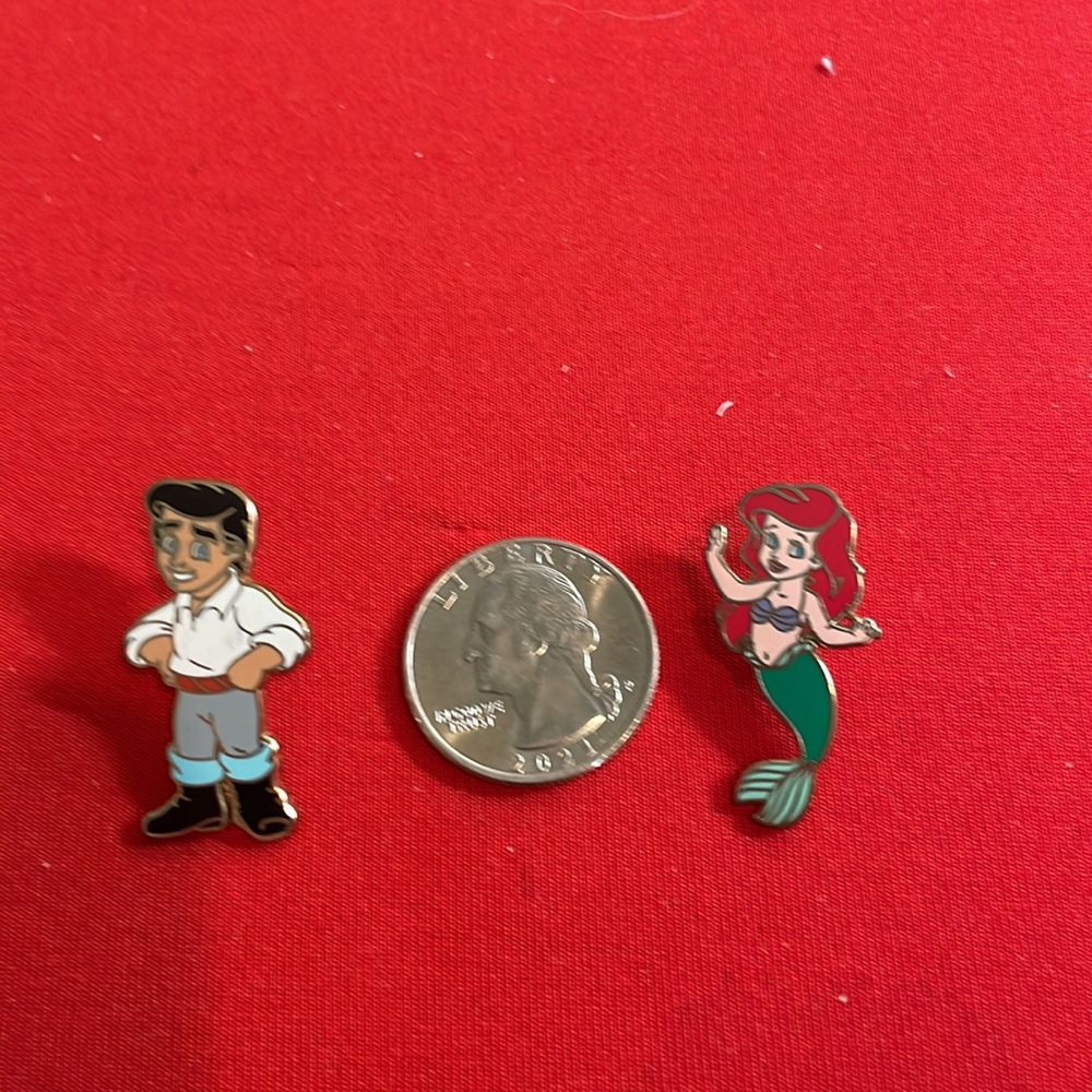 DISNEY PINS: TODDLER ARIEL & ERIC (2009) - Picture 4 of 6